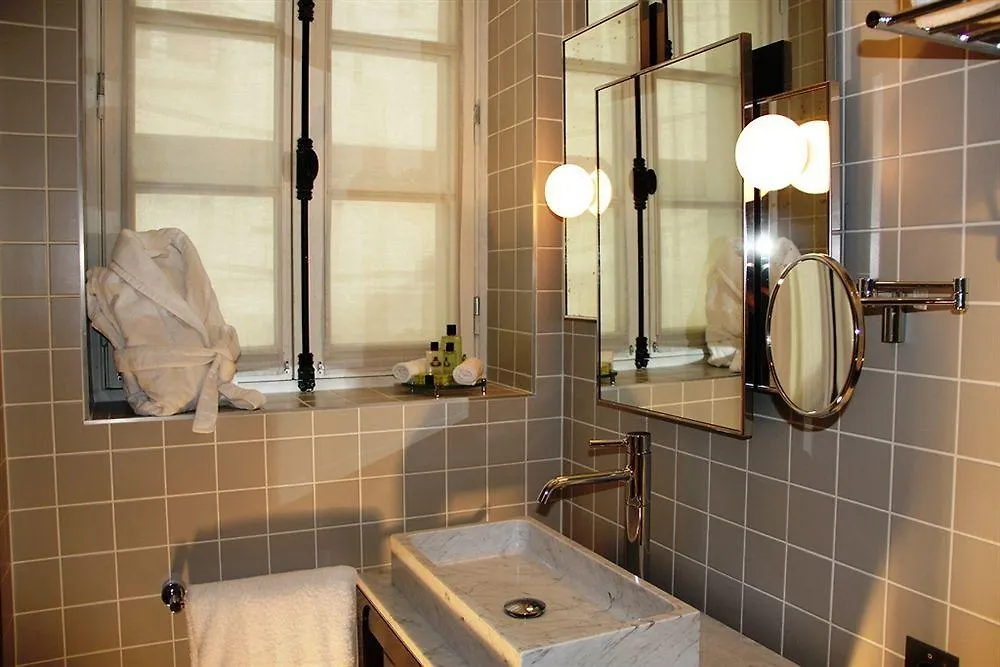 Hotel Saint Dominique París Francia