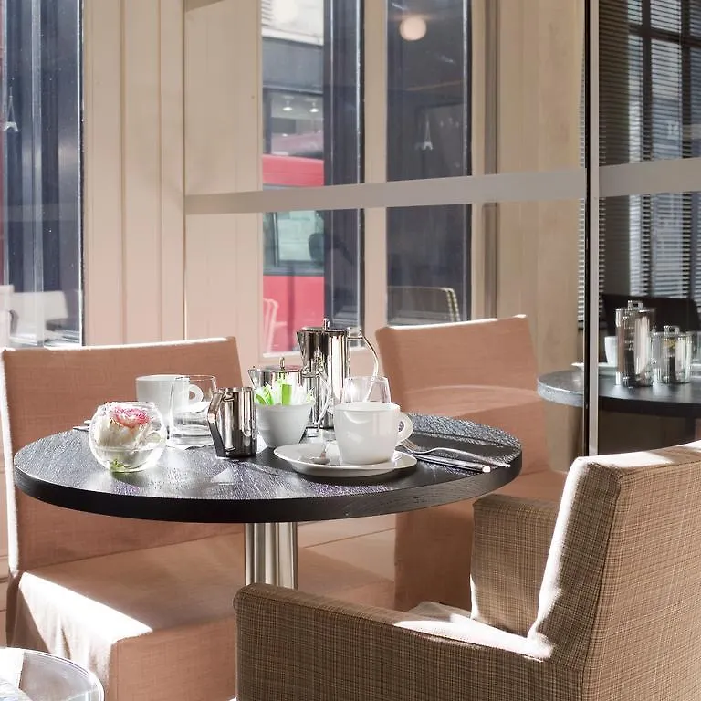 Hotel Saint Dominique París