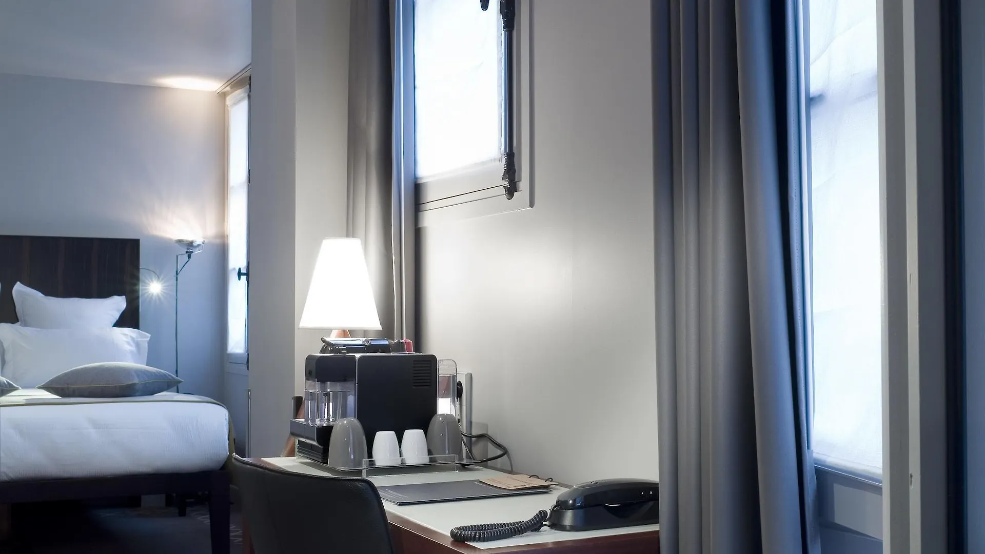 ****  Hotel Saint Dominique París Francia