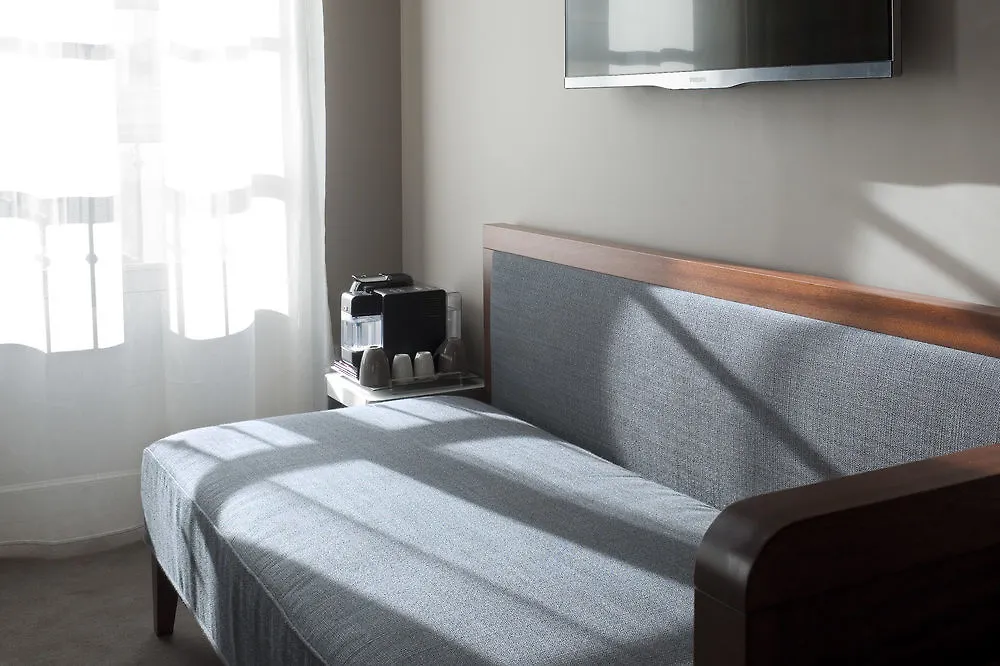 ****  Hotel Saint Dominique París Francia
