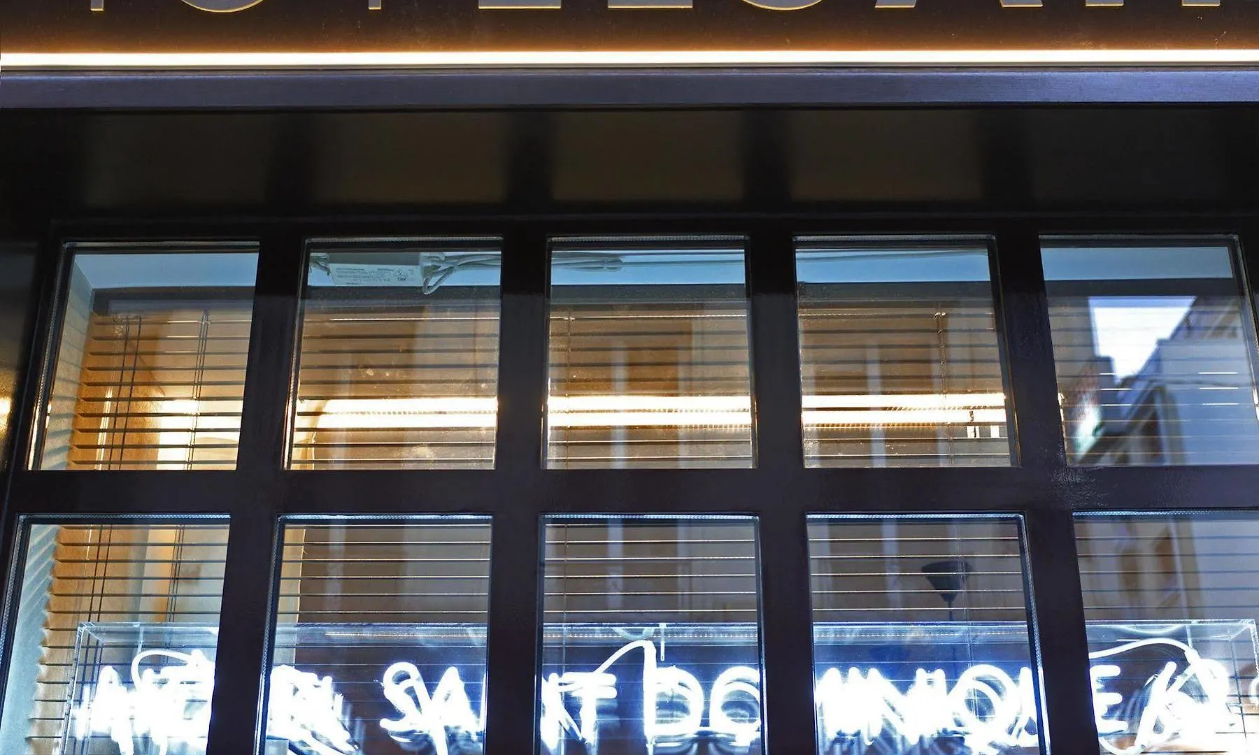 ****  Hotel Saint Dominique París Francia